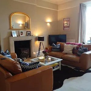 https://luxury-apartment-cheltenham.cardiffhotelswales.com